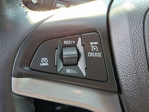 Used 2022 Chevrolet Trax LT w/ LT Convenience Package image 21