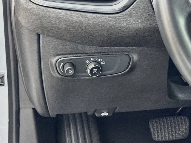 Used 2024 Chevrolet Equinox LT FWD image 14