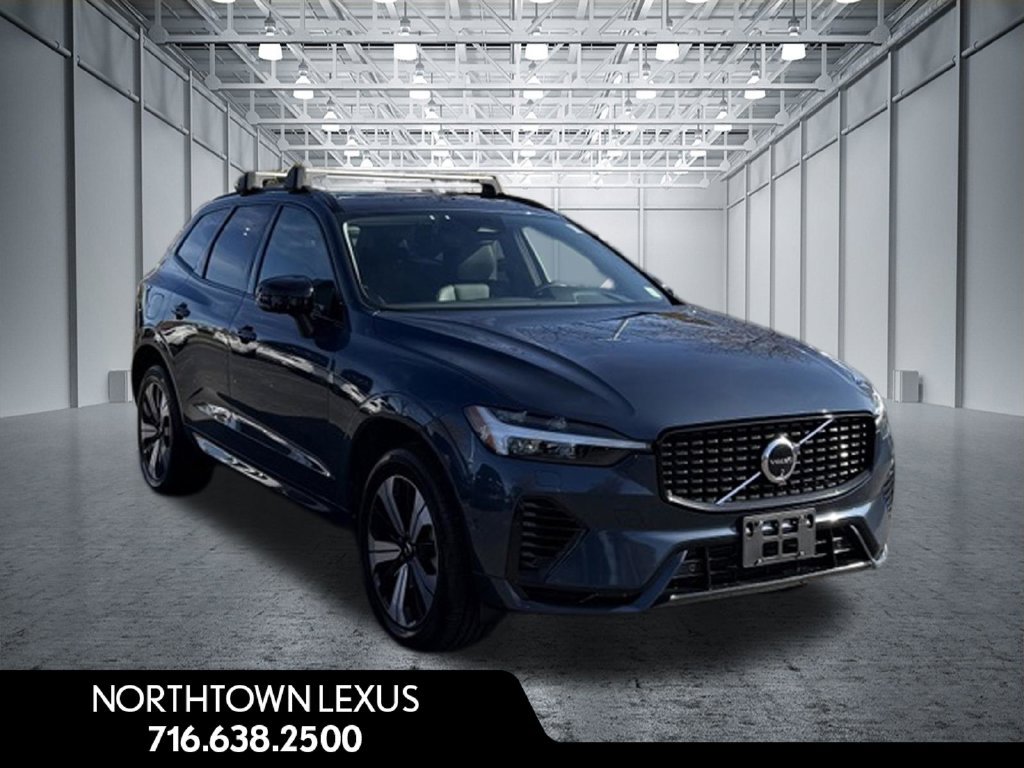 Used 2024 Volvo XC60 T8 Plus w/ Protection Package Premier AWD/4WD image 4