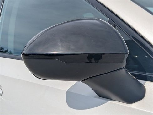 Used 2023 Buick Envision Essence w/ Sport Touring Package image 10