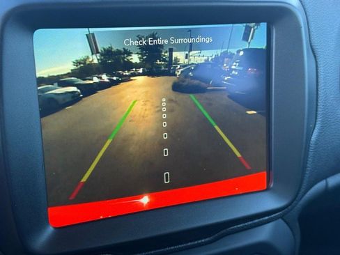 Used 2022 Jeep Renegade Sport image 22