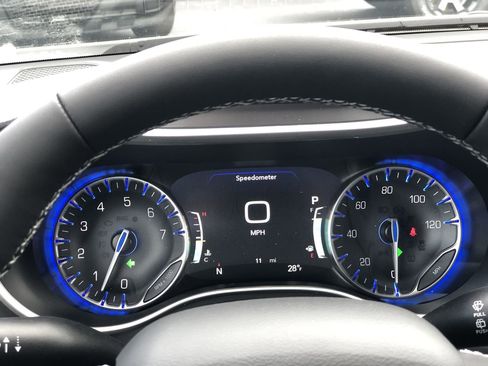 New 2026 Chrysler Pacifica Select image 26