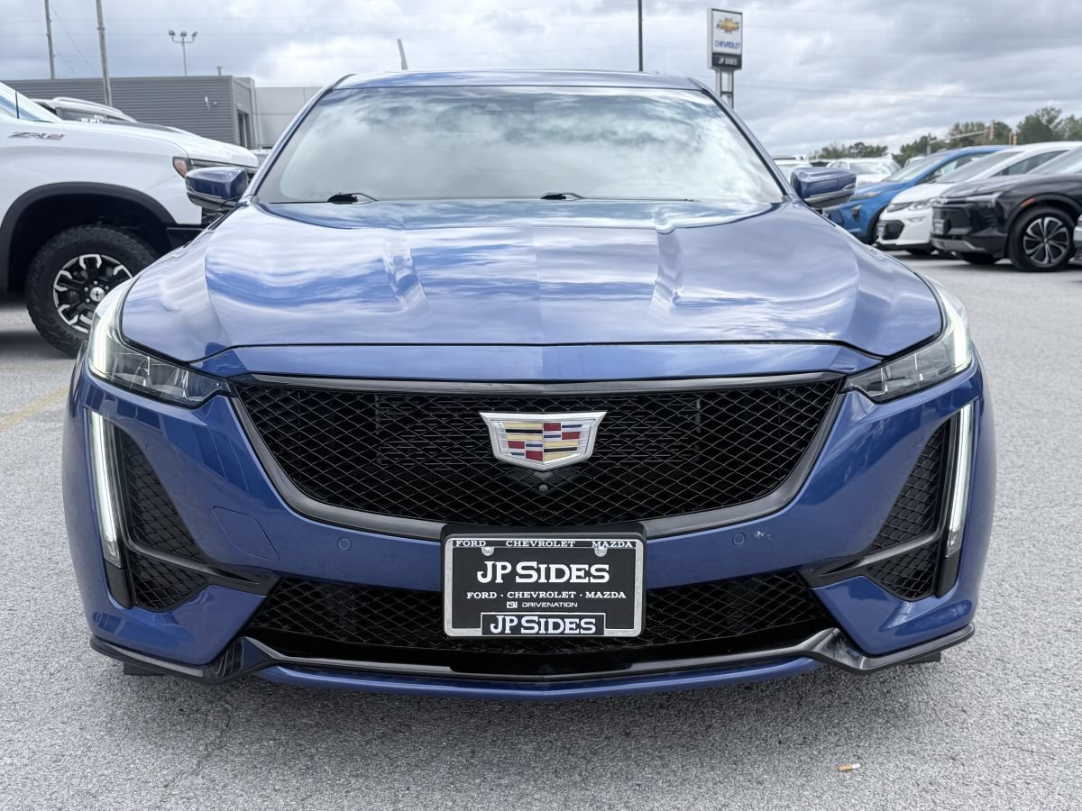 Used 2021 Cadillac CT5 V w/ Platinum Package RWD image 2