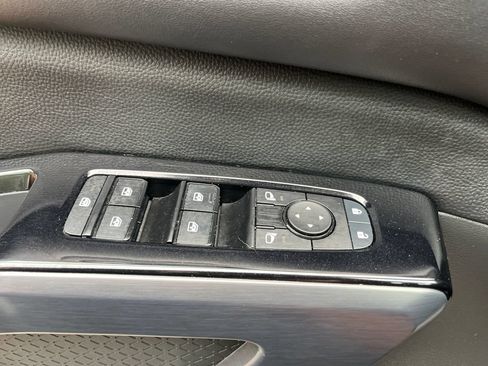 Used 2023 Nissan Pathfinder SL w/ Cargo Package FWD image 11