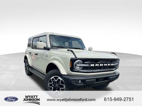 New 2026 Ford Bronco Outer Banks AWD/4WD image 1