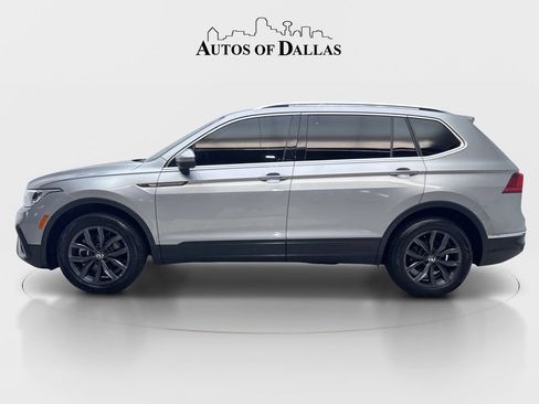 Used 2023 Volkswagen Tiguan SE w/ Panoramic Sunroof Package FWD image 5