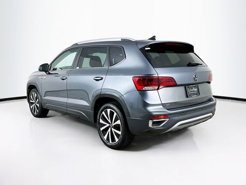 Used 2024 Volkswagen Taos SE image 5