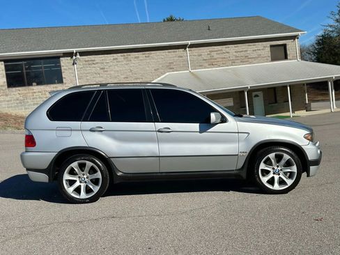 Used 2005 BMW X5 4.8is image 3