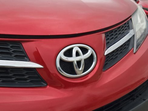 Used 2014 Toyota RAV4 XLE image 11