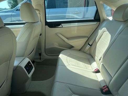 Used 2013 Volkswagen Passat 2.5 SE FWD image 8