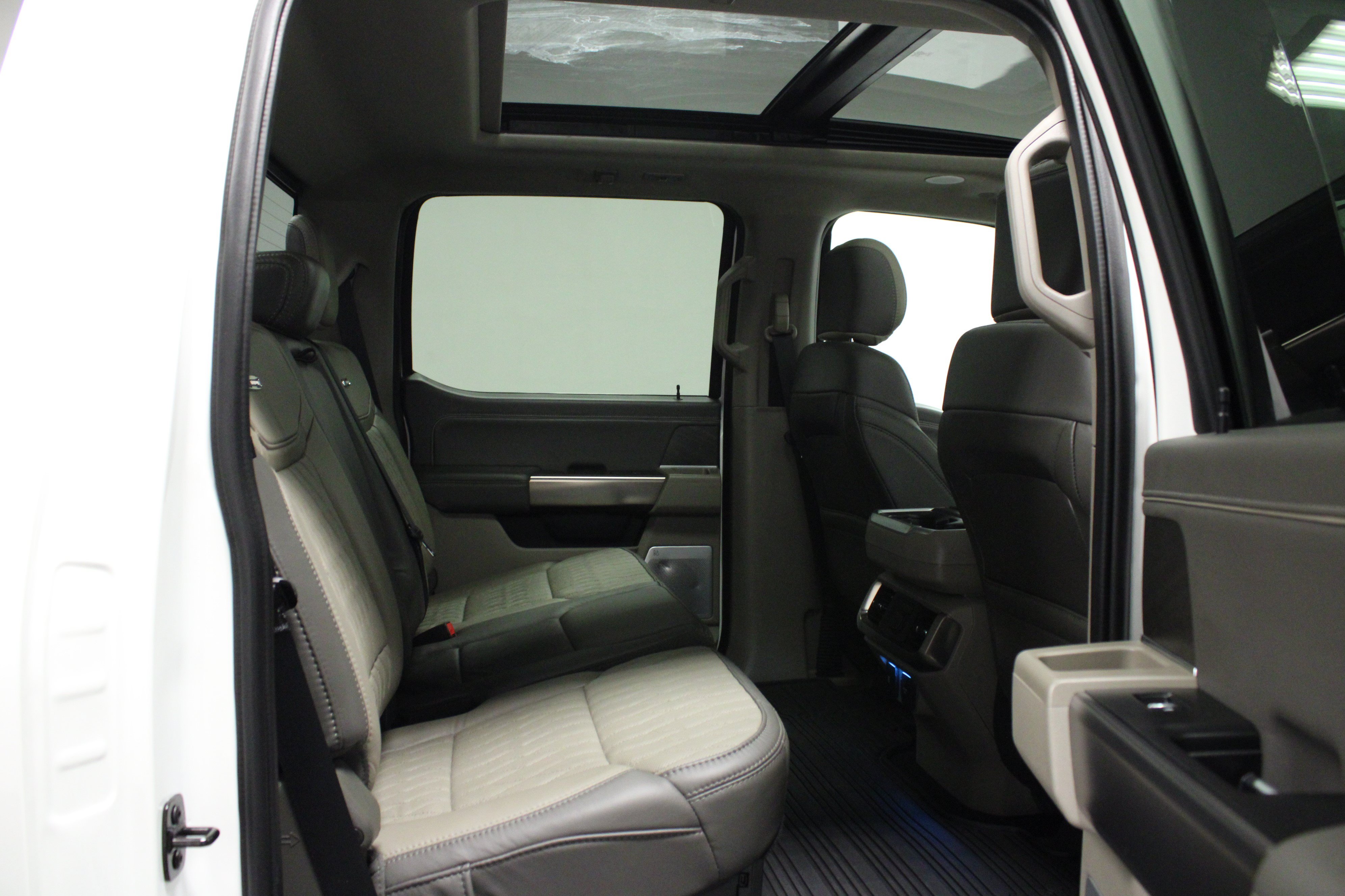 Used 2024 Ford F150 Platinum w/ Equipment Group 703A Plus AWD/4WD image 16