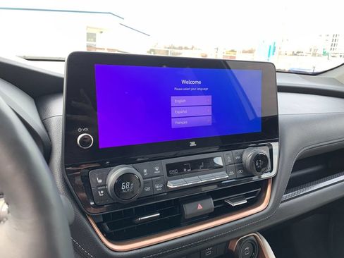 Used 2024 Toyota Grand Highlander AWD Hybrid image 24