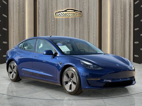 Used 2021 Tesla Model 3 Standard Range Plus image 1