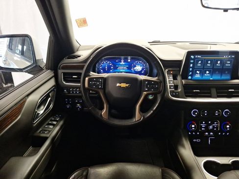 Used 2023 Chevrolet Tahoe High Country image 3