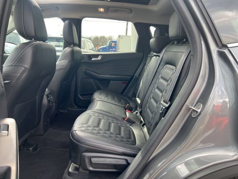 Used 2024 Ford Escape Platinum w/ Premium Technology Package AWD/4WD image 37