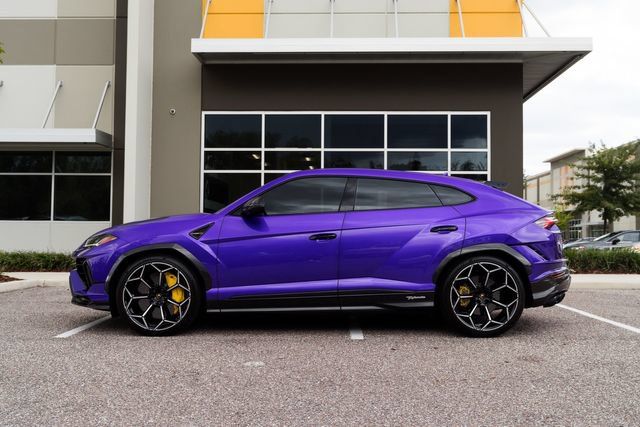 Used 2024 Lamborghini Urus Performante AWD/4WD image 6