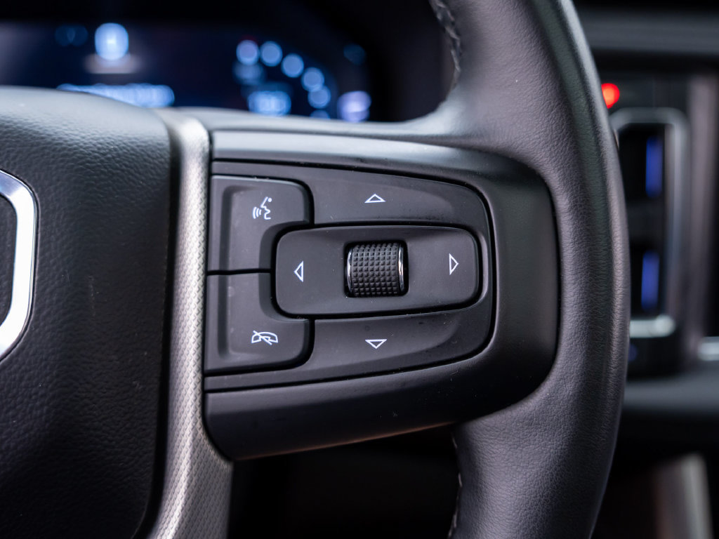 Used 2024 GMC Yukon XL Denali AWD/4WD image 32