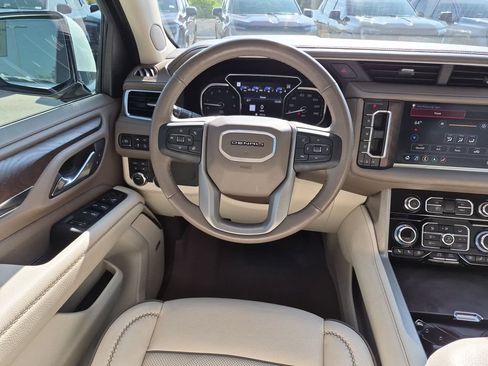 Used 2021 GMC Yukon Denali w/ LPO, Illumination Package AWD/4WD image 35