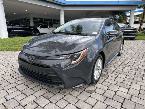 Used 2023 Toyota Corolla LE w/ LE Convenience Package FWD image 20