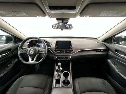 Used 2024 Nissan Altima 2.5 SV image 10