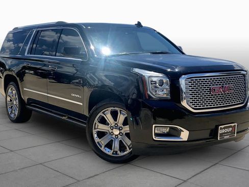 Used 2016 GMC Yukon XL Denali w/ Open Road Package AWD/4WD image 3