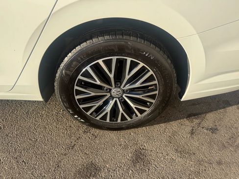 Used 2021 Volkswagen Jetta SE image 9