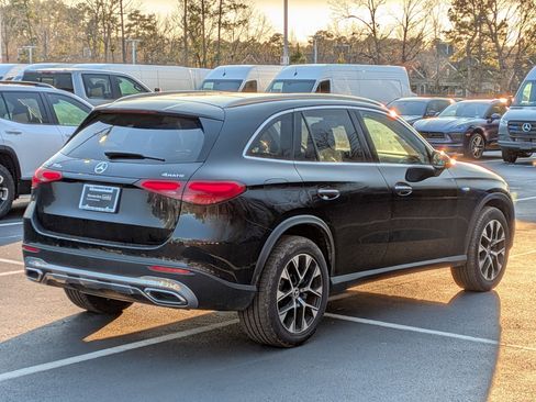 Used 2025 Mercedes-Benz GLC 350e 4MATIC image 10