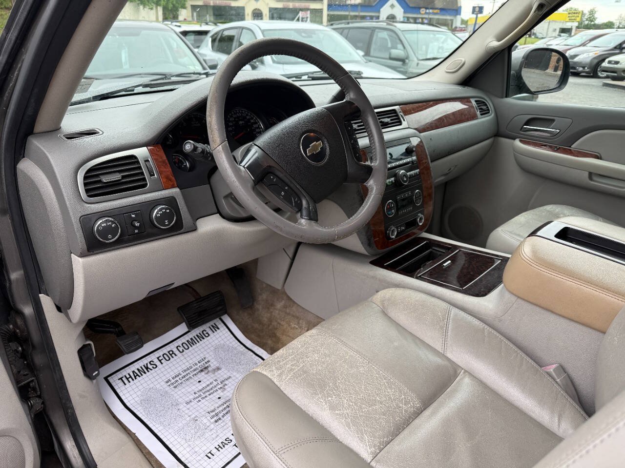 Used 2007 Chevrolet Suburban 2500 LT w/ LT Preferred Equipment Group AWD/4WD image 17