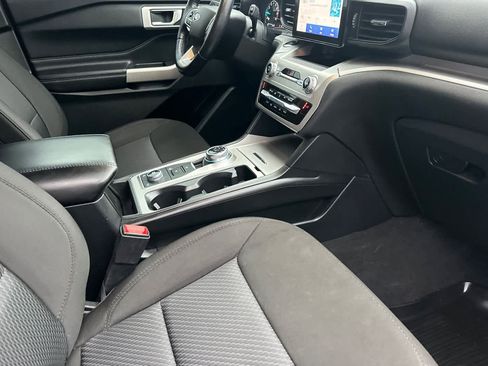 Certified 2022 Ford Explorer XLT image 17