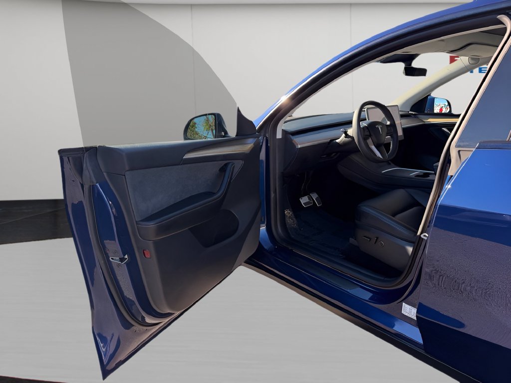 Used 2023 Tesla Model Y Long Range AWD/4WD image 13