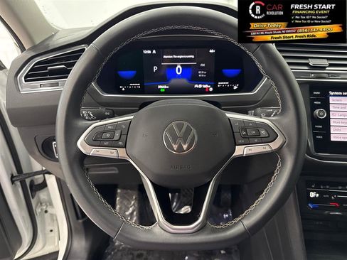 Used 2022 Volkswagen Tiguan SE image 50