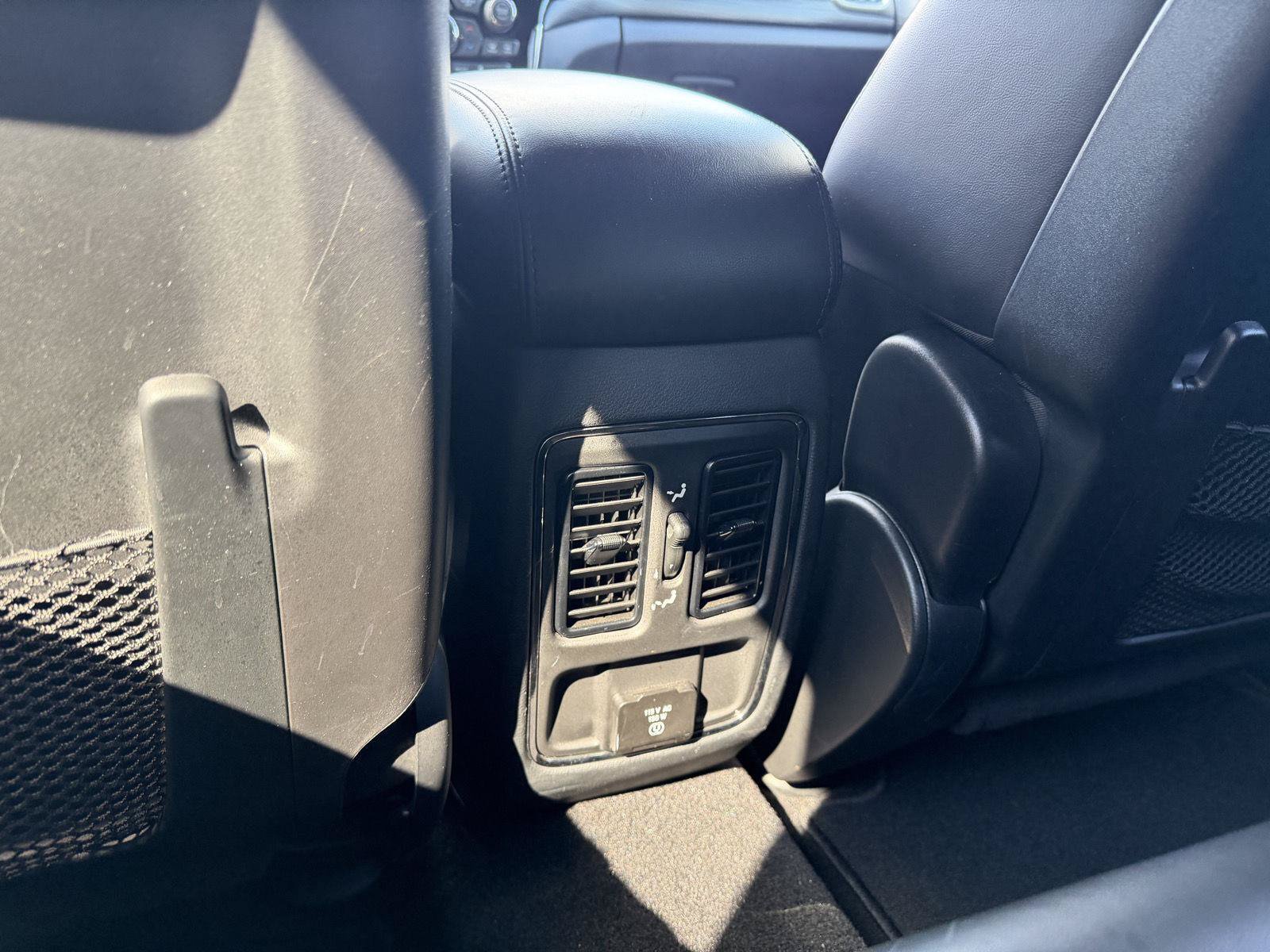 Used 2020 Jeep Grand Cherokee Altitude RWD image 9
