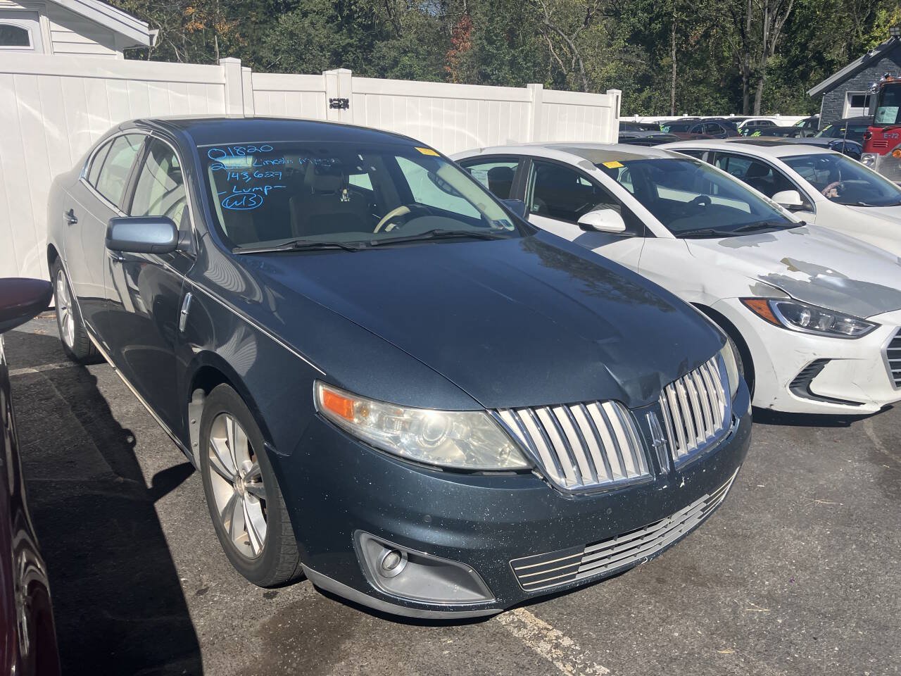 Used 2010 Lincoln MKS FWD image 2