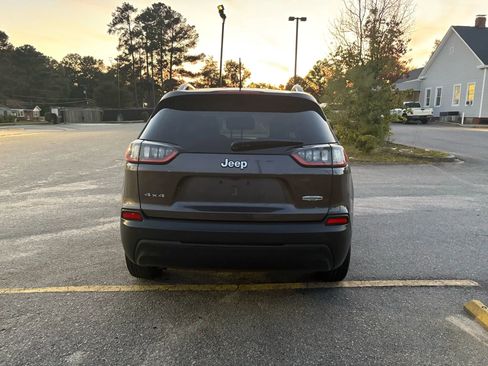 Used 2020 Jeep Cherokee Latitude Plus image 4