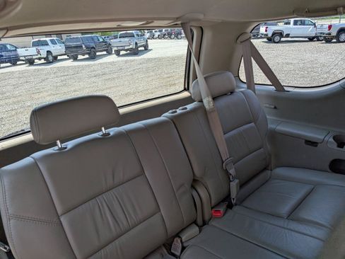 Used 2007 Toyota Sequoia Limited AWD/4WD image 19