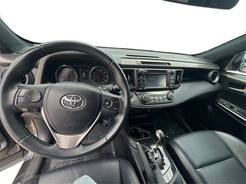 Used 2016 Toyota RAV4 SE image 23