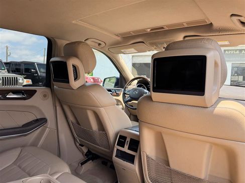 Used 2013 Mercedes-Benz GL 450 4MATIC image 17
