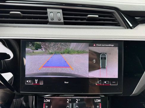 Used 2023 Audi e-tron S Prestige AWD/4WD image 26