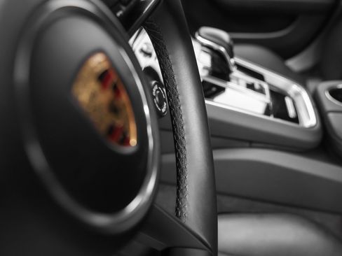 Certified 2023 Porsche Panamera AWD/4WD image 31