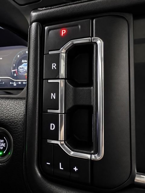 Used 2024 GMC Yukon Denali w/ Advanced Technology Package AWD/4WD image 32