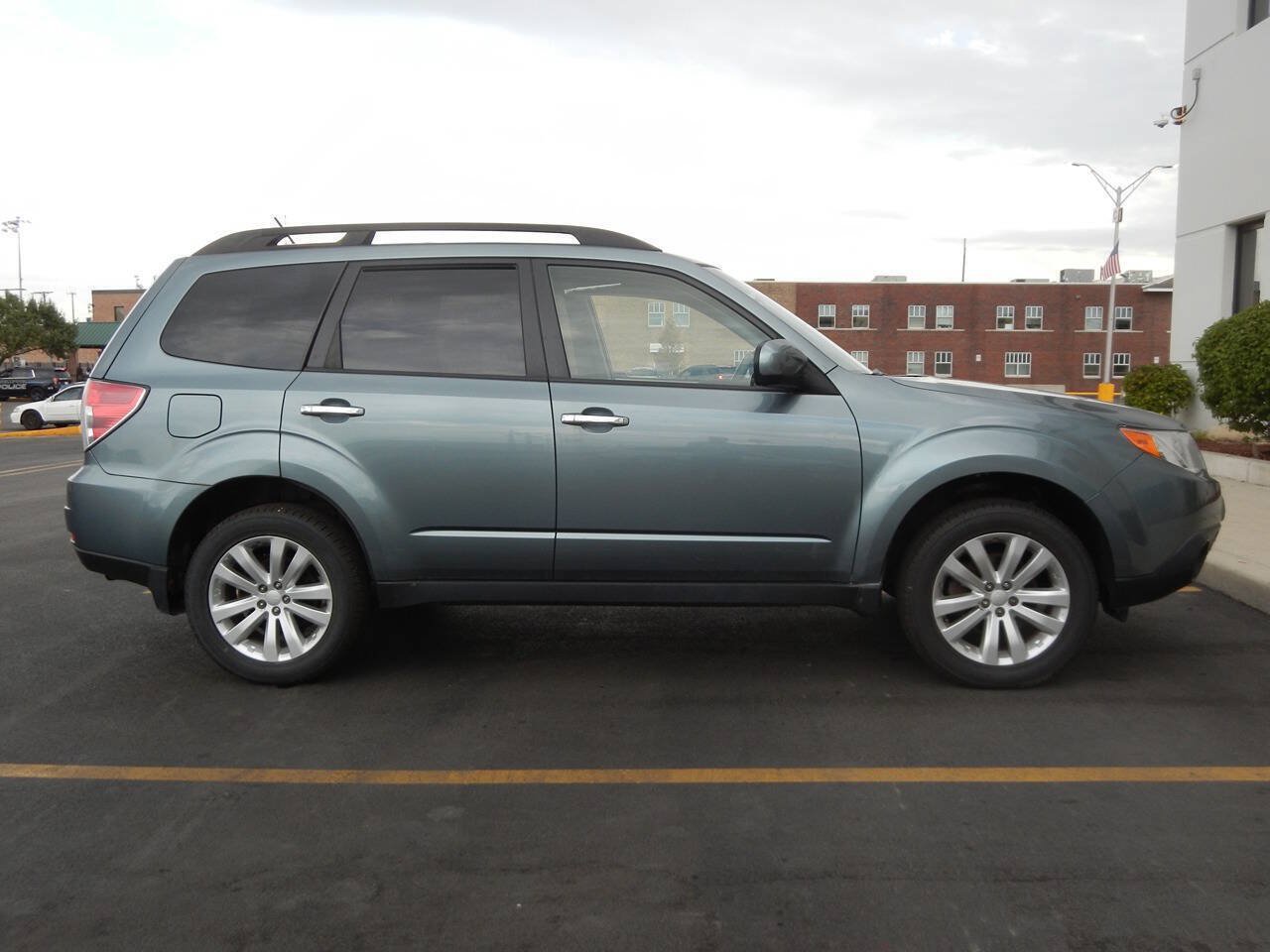 Used 2013 Subaru Forester 2.5X Premium w/ All-Weather Pkg AWD/4WD image 21