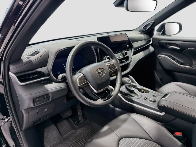 Certified 2026 Toyota Highlander XSE AWD/4WD image 8
