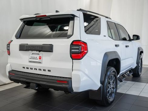 Used 2025 Toyota 4Runner SR5 AWD/4WD image 4