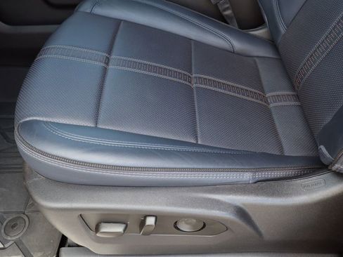 Used 2023 Chevrolet Silverado 1500 High Country w/ High Country Premium Package AWD/4WD image 22