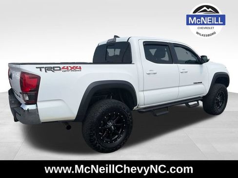 Used 2019 Toyota Tacoma TRD Off-Road AWD/4WD image 8