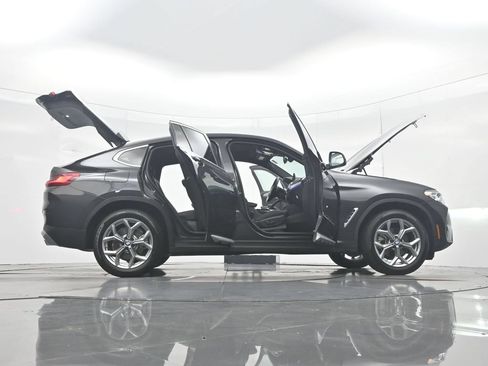 Used 2025 BMW X4 xDrive30i AWD/4WD image 52