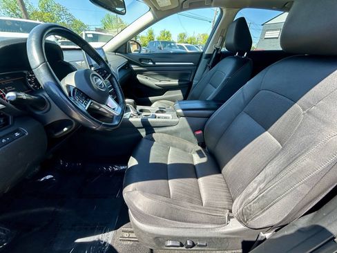 Used 2019 Nissan Altima 2.5 SV FWD image 11