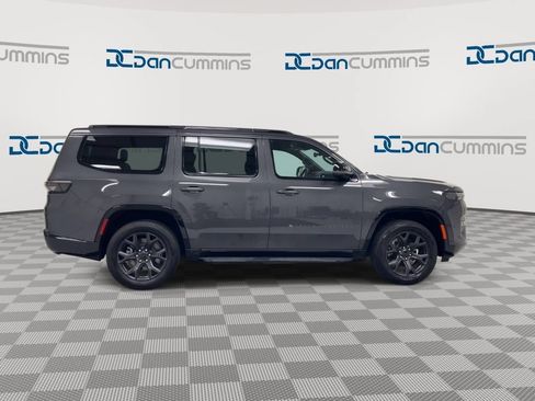 Used 2026 Jeep Grand Wagoneer Limited AWD/4WD image 9