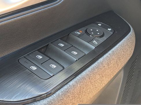 New 2026 Nissan Kicks SV image 18