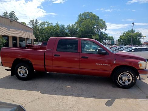 Used 2006 Dodge Ram 2500 Truck SLT image 4